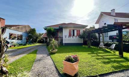 Casa com 3 quartos à venda na Colina Sorriso, Caxias do Sul  por R$ 749.995