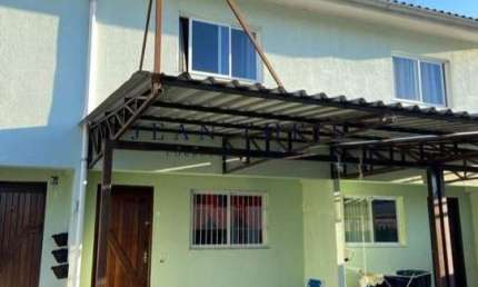 Casa com 2 quartos à venda na Morada dos Alpes, Caxias do Sul  por R$ 230.000