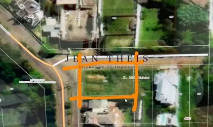 Terreno à venda na Nossa Senhora da Saúde, Caxias do Sul  por R$ 700.000