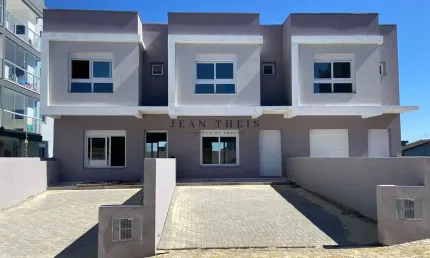 Casa com 3 quartos à venda no São Luiz, Caxias do Sul  por R$ 590.000