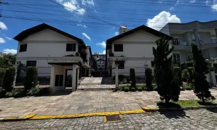 Casa com 3 quartos à venda no Sagrada Família, Caxias do Sul  por R$ 650.000