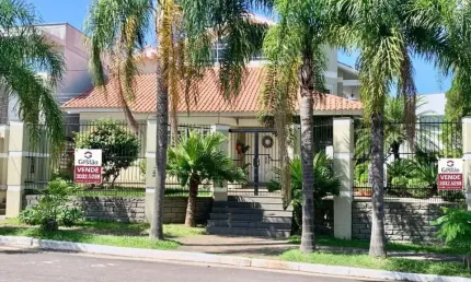 Belíssimo Sobrado c/ 5 Dormitórios no Moinhos de Vento
