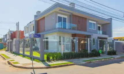 Sobrado com 3 Quartos ( 3 suites ) à venda, 240m² - Mont Serrat