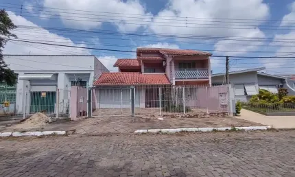 Casa com 4 quartos à venda no Igara, Canoas 