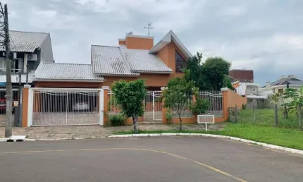 Sobrado c/ 5 quartos (02 suítes) no bairro moinhos de vento