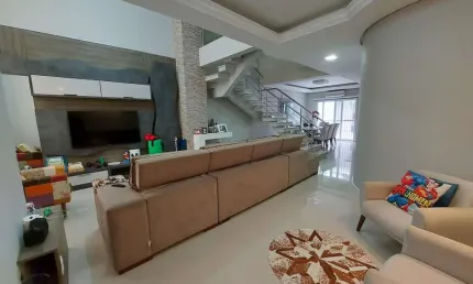 Casa com 4 quartos à venda no Moinhos De Vento, Canoas 