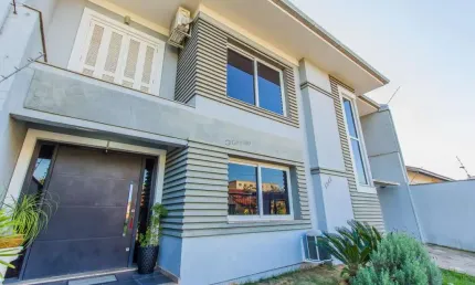 Casa com 4 quartos à venda no Estância Velha, Canoas 