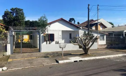 Excelente terreno (11x55) c/ 02 casas no Bairro Igara