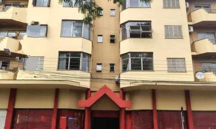 Loja grande em ótimo ponto comercial - Bairro Niterói