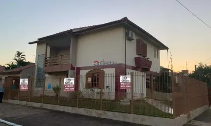 Casa com 3 quartos à venda no Igara, Canoas 