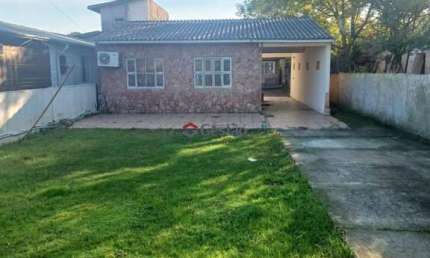 Casa ampla com pátio e anexo nos fundos Bairro Mathias Velho