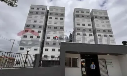 Apartamento térreo 03 dormitórios com pátio bairro Igara