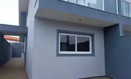 SOBRADO COM EXCELENTE ACABAMENTO E VISTA PARA A PEDRA GRANDE