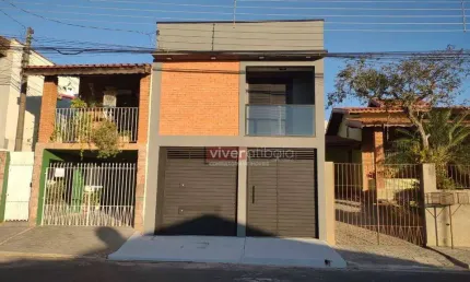 Casa com 3 dormitórios à venda, 135 m² por R$ 699.000 - Jardim Alvinópolis - Atibaia/SP