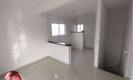 CASA ALTA COM SACADA E EM CONDOMÍNIO - 61M² - PRÓXIMO DE TODO COMÉRCIO EM GERAL EM PG.