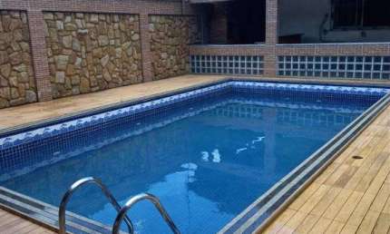 CASA COM PISCINA EM ÓTIMO LOCAL DA VILA NOVA - CASA REFORMADA.