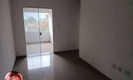 SOBREPOSTA ALTA E DE FUNDOS COM GARAGEM INDIVIDUAL GRANDE COM 1 VAGA NA VILA NOVA.