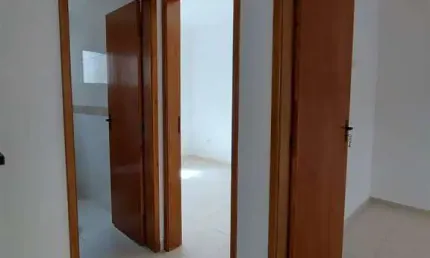 Sobreposta alta com 2 dormitórios - 900 metros da praia - ótimo local - 
r$313.000.