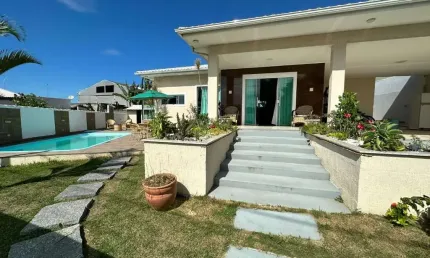 Casa no condomínio Solar dos Cantarinos com 3 dormitórios à venda, 180 m² por R$ 850.000 - São Matheus - São Pedro da Aldeia/RJ
