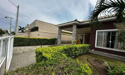Casa no Blue Garden com 3 dormitórios à venda, 130 m² por R$ 950.000 - Nova São Pedro - São Pedro da Aldeia/RJ