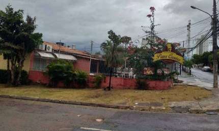 Casa Comercial para venda possui 313 metros quadrados com 2 quartos em Areão - Cuiabá - MT