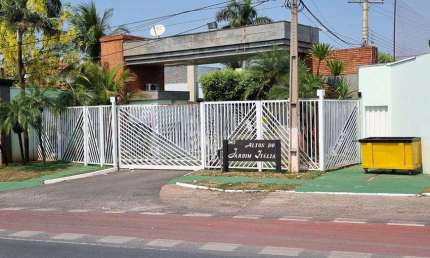 Casa térrea em condomínio para venda tem 212 metros quadrados com 3 quartos