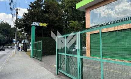 Prédio Comercial de 149 m² 2 banheiros para locação - Belém