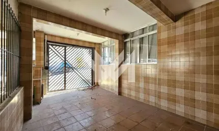 Sobrado à venda de 113m² no bairro Santa Teresinha.