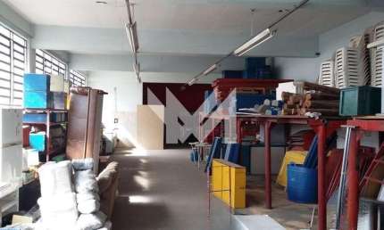 Galpão de 350 m² 4 banheiros para locação - Vila Amália