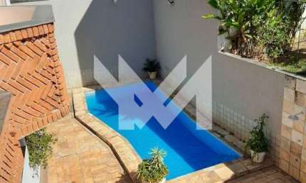 Sobrado de 750 m² com 8 quartos 1 suite à Venda - Jardim Guapira