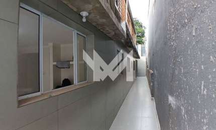 Casa Assobradada com 4 Quartos em Ótima Localização!