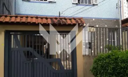 SOBRADO COM 3 QUARTOS E DUAS CASAS NOS FUNDOS PARA VENDA NA VILA MEDEIROS