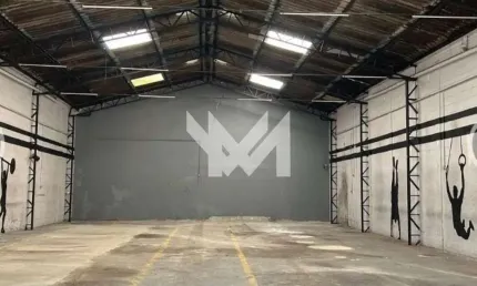 GALPÃO DE 260m² COM PÉ DIREITO DE 6m PARA LOCAÇÃO NA VILA GUILHERME
