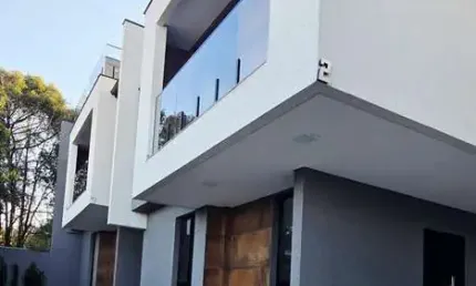 Casa em condomínio fechado com 3 quartos à venda na travessa ferreira, uberaba, curitiba, 137 m2 por r$ 749.000