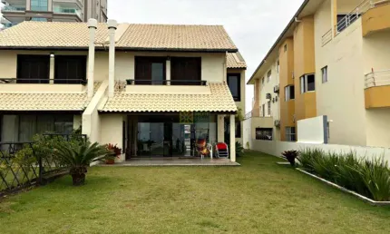 Casa com 5 quartos para alugar na Avenida Senador Atílio Fontana, 1178, Balneário Perequê, Porto Belo