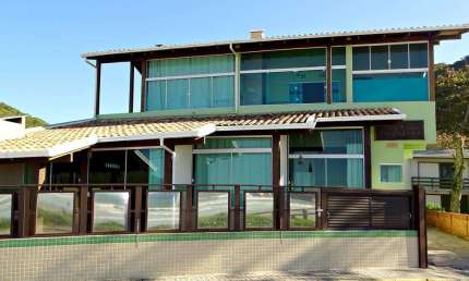 Casa com 2 quartos para alugar na Avenida Dona Lindomar, 424, Canto Grande, Bombinhas