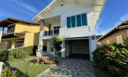 Casa com 4 quartos para alugar na Rua Gaspar Laus Netto, 253, Centro, Porto Belo