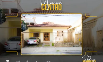 Vendo excelente casa linear com 3 dormitórios no Centro de Macaé
