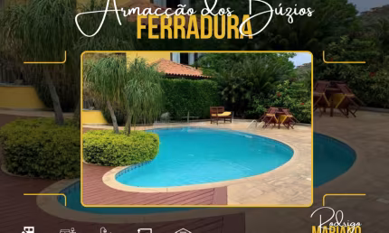 VENDO MARAVILHOSA CASA COM 4 DORMITÓRIOS EM FERRADURA EM BUZIOS