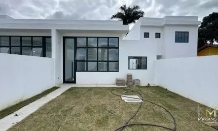 Vendo linda casa com 3 dormitórios na extensão do bosque em rio das ostras