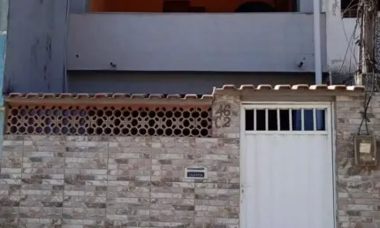 Vendo ótima casa duplex com 3 dormitórios no aeroporto em macaé