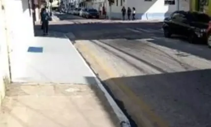 Vendo ótima casade 130 mt  com 3 dormitórios no centro de macae