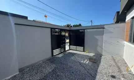 Vendo linda casa com 2 dormitórios no village em rio das ostras