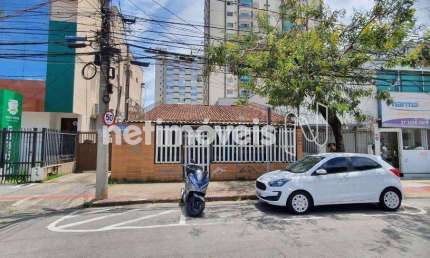 Casa para venda tem 313 metros quadrados com 3 quartos em Santa Lúcia - Vitória - ES