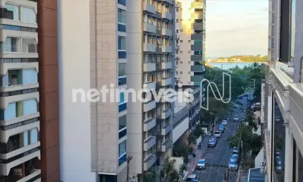 Lindo e Amplo 03 Qtos Suíte Varanda Quadra Mar Oportunidade
