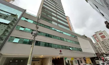 Apartamento com 3 quartos à venda na Rua 254 A, 320, Meia Praia, Itapema