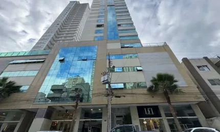 Apartamento com 4 quartos à venda na Rua 258, 203, Meia Praia, Itapema