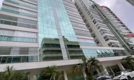 Apartamento com 4 quartos à venda na Rua 277, 231, Meia Praia, Itapema