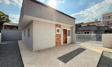 Casa à venda no bairro Santo Antônio - São José dos Pinhais/PR