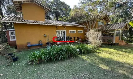 861 - CASA DENTRO DE CONDOMÍNIO COM PAISAGISMO COMPLETO EM IBIÚNA (SP)